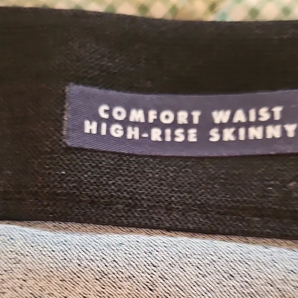 Curve Appeal High-Rise Skinny Comfort Waist 8/29 - Picture 4 of 8